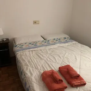 Doble En Figueres Con Baño Compartido Apartamento